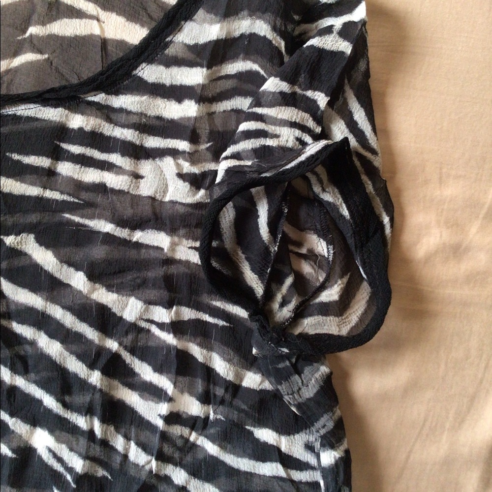 DKNY top 100% silk - Picture 4 of 7